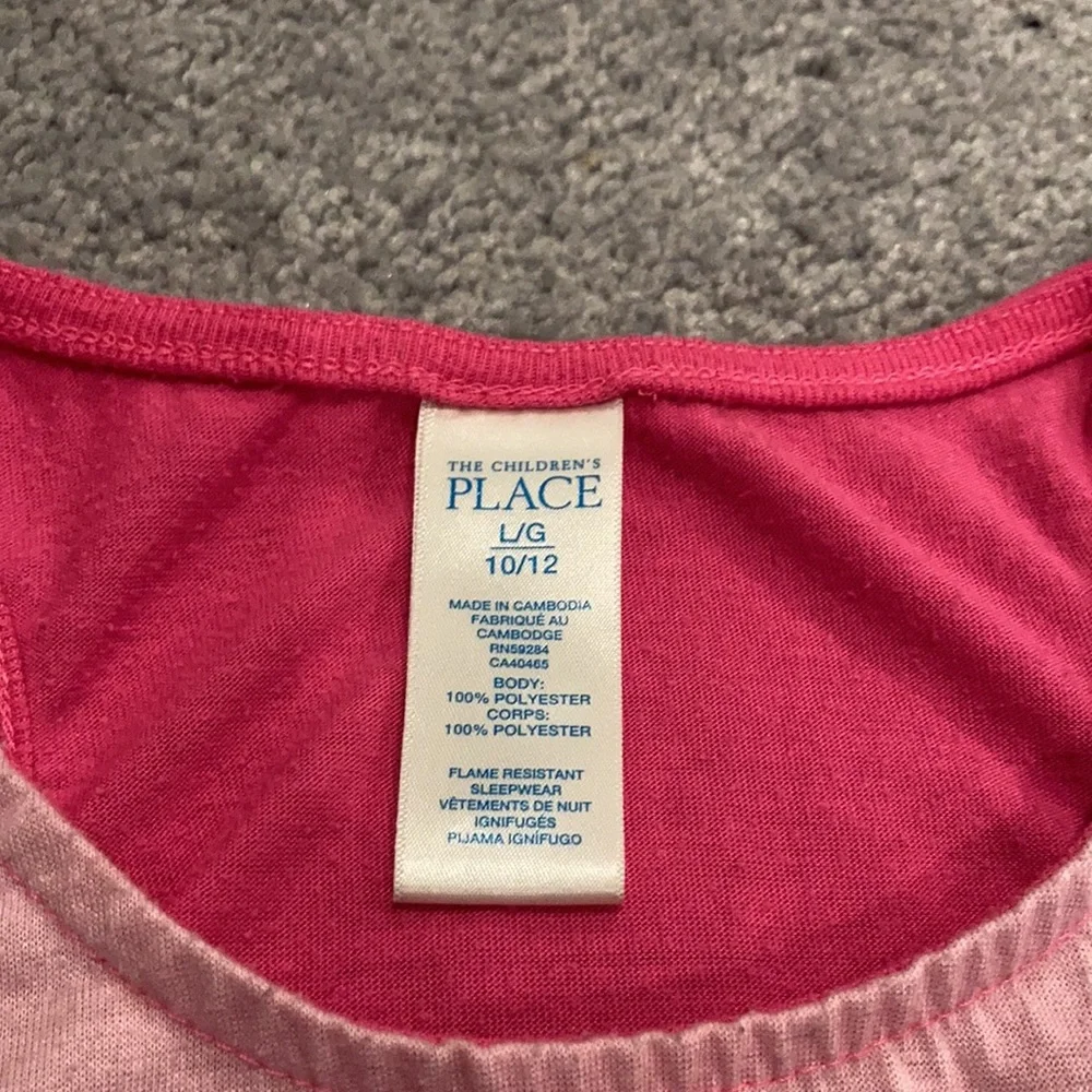 The Children’s Place - Pajama Top Rainbow 🌈 “Girls Are The Future”